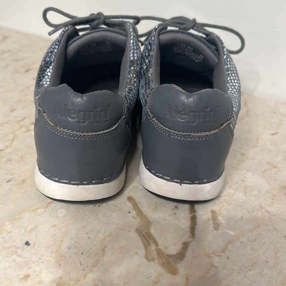 Alegria By Pg Lite Shoes Metallic Snake Print Leather - Picture 2 of 5